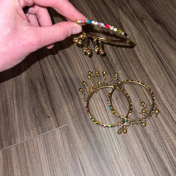 Elegant Gold Multicolor Bangles - Picture 14 of 14